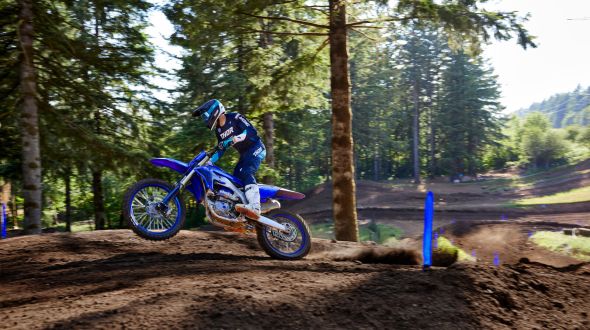 Dołącz do strefYZwycięzców – motocykle serii YZ teraz w nowych, niższych cenach!